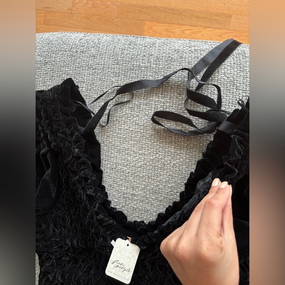 Free People Black Velvet Two-Piece Set Size Small OB207286 brand new - Picture 16 of 16